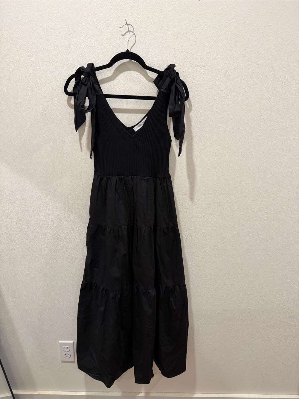 Avara Brenna Dress NWT - Black Midi Tie-Shoulder Dress - Women